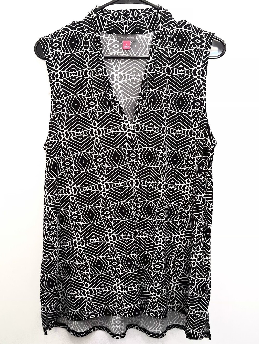 VINCE CAMUTO Black & White Abstract Blouse Size Large